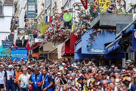 Jan Woitas/dpa | Bei Olympia herrschte beim Radrennen in Montmartre Ausnahmezustand.
