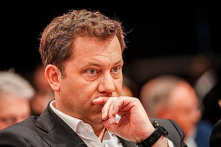 Kay Nietfeld/dpa | Klingbeil will seinen Kurs nicht ändern. 