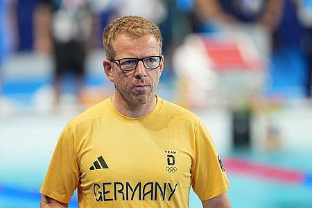 Michael Kappeler/dpa | Bundestrainer Bernd Berkhahn hat den Zeitpunkt der ersten Renn-Verschiebung kritisiert.