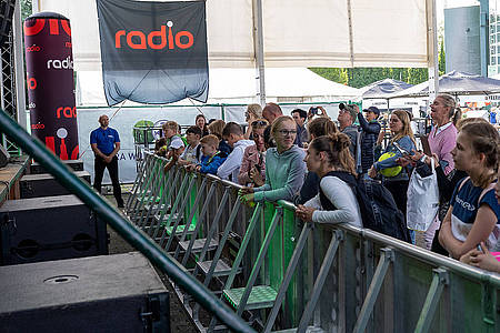 Publikum an der Bühne bei den Green Kid's Day bei den Terra Wortmann Open