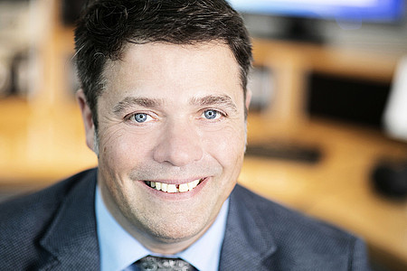 Carsten Dehne - Moderator