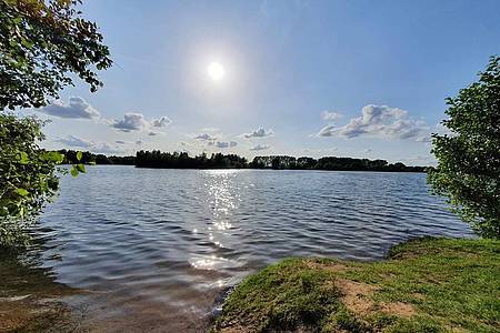Sonne über einem See 