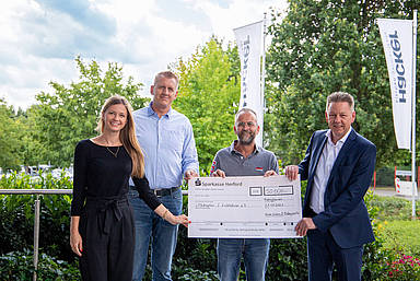 Spende von Häcker Küchen für die Aktion Lichtblicke und betroffene Flutoper
